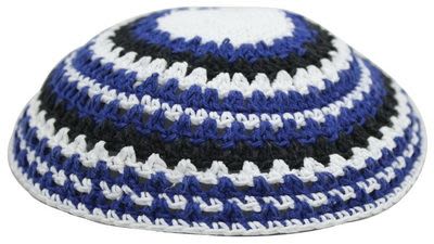 כיפה סרוגה שטיח - כחול לבן ושחור