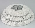 Kippa crochetée - blanc / argent