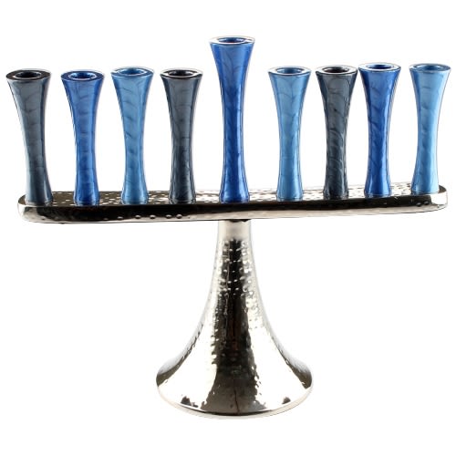 חנוכיה בגווני כחול-תכלת, אלומיניום